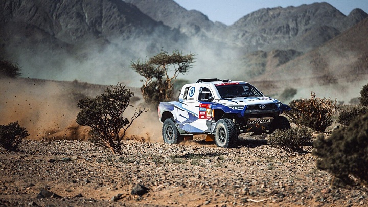 Кротов и Жильцов заняли 12-е место в зачете внедорожников на этапе "Дакара"