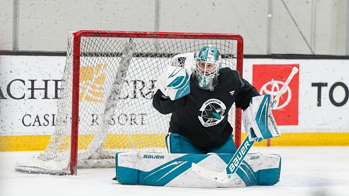 "Сан-Хосе Шаркс" в овертайме обыграл "Питтсбург Пингвинз" в матче НХЛ