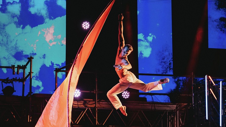 Инсталляцию "Курс на мечту" открыли на площадке "Тавриды.АРТ"