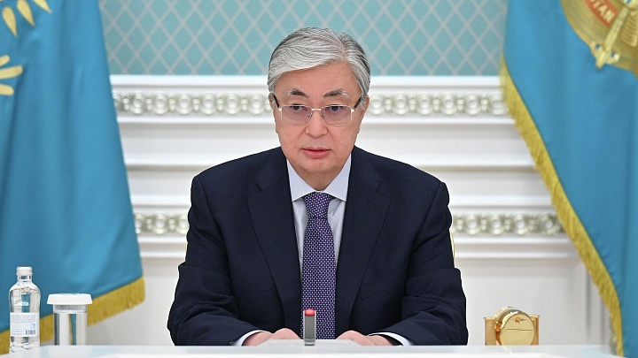 Токаев поздравил Пашиняна с победой партии на выборах в парламент