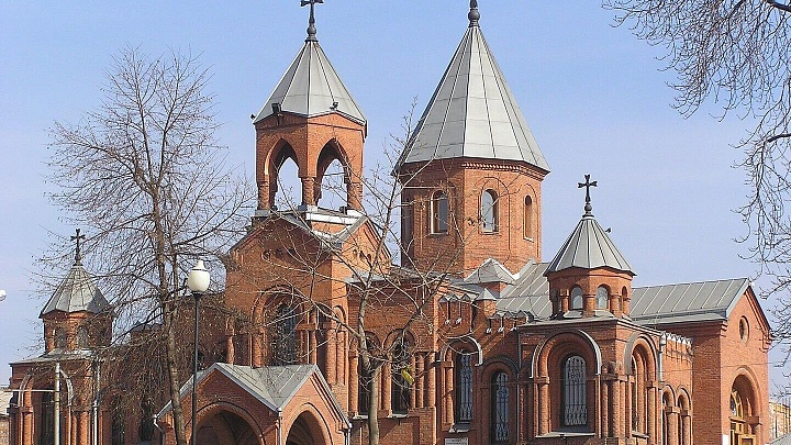 Власти Армении атакуют духовные основы нации, заявил эксперт